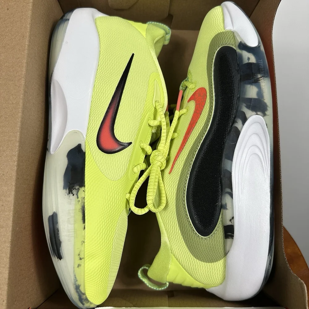 Nike ISOFLY GS Basketball Shoes Yellow Pink HF1170-700 Youth Size 6.5